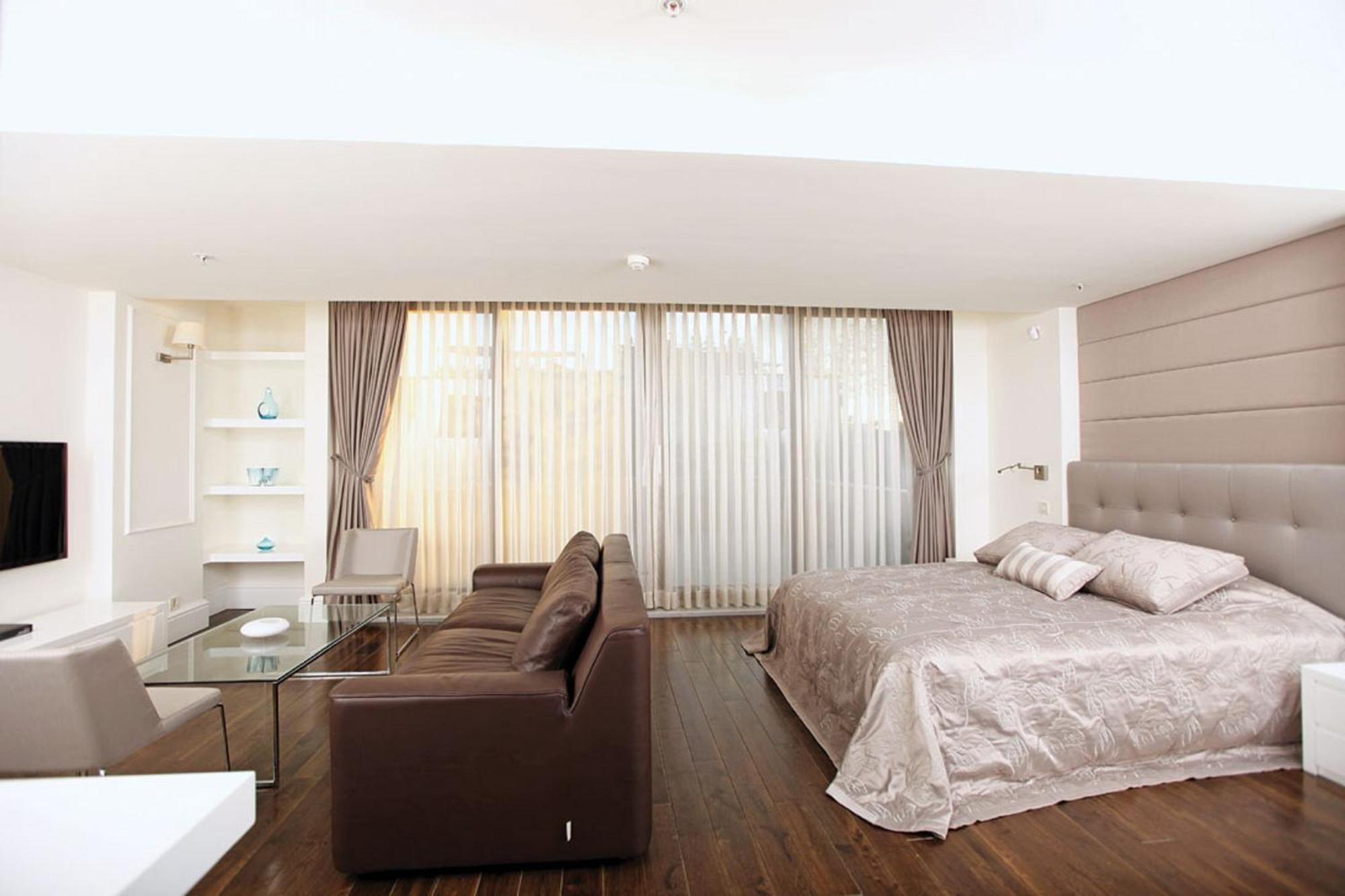 Pera Residence — Photos 1